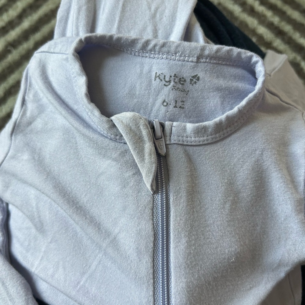 Kyte Baby Gray/ light blue sleeper - Picture 2 of 2
